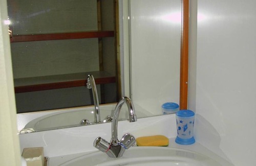 Echassieres Cabaña | Chalet paraíso verde con piscina, sala de deportes y animales, ideal para 5 personas y mascotas