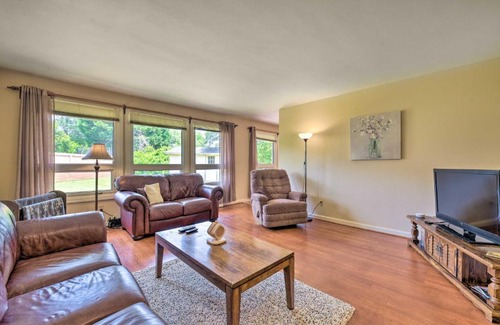 Charlotte Casa | Cozy Charlotte Retreat with Yard about 5 Mi to Dtwn