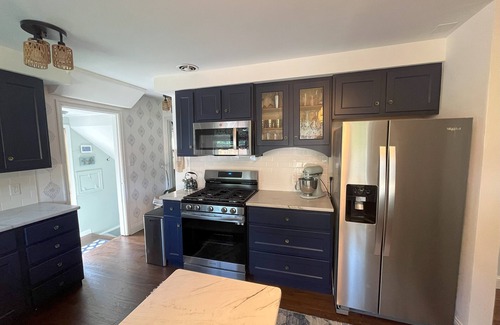 Northeast South Bend Casa | Cozy charmer walking distance to ND! Plenty of driveway and street parking.
