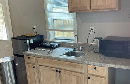 Greensboro Casa | Cozy ,Charming and Comfy Tiny Home with Beautiful View in a Quiet Area