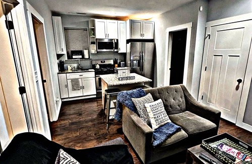 Heart of Chicago Apartamento | Cerca del centro de Chicago-Private-FREE PARKING-TRAIN!