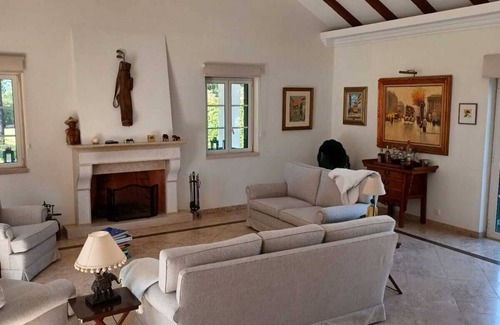 Quinta Do Conde Casa | Cozy charming house with pool in a golf course 20 m from the beach, near Lisbon.
