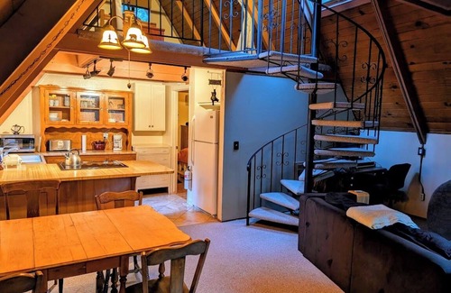 Glencoe Cabina | Cozy & Charming Sierra Nevada mts cabin 40 minutes from Kirkwood Ski resort.