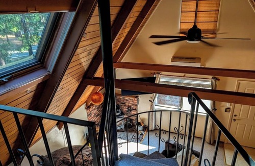 Glencoe Cabina | Cozy & Charming Sierra Nevada mts cabin 40 minutes from Kirkwood Ski resort.
