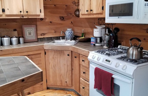 Stockbridge Chalet De Esquí | Acogedor y encantador chalet de Vermont cerca de 5 áreas de esquí principales para 5 personas