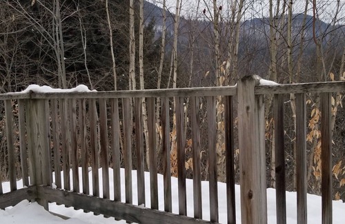 Stockbridge Chalet De Esquí | Acogedor y encantador chalet de Vermont cerca de 5 áreas de esquí principales para 5 personas