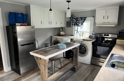 Cayuga Cabaña | Cozy & cheerful 3 bedroom cottage on Cayuga Lake