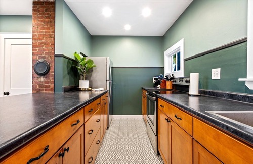 Deering Center Apartamento | Cozy & Chic Apartment 2BR 1.5BA