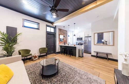 Soulard Apartamento | Cozy Chic home in the heart of Soulard