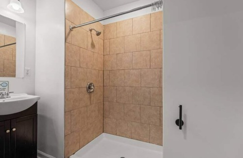West Philadelphia Apartamento | Cozy&Chic King Suite