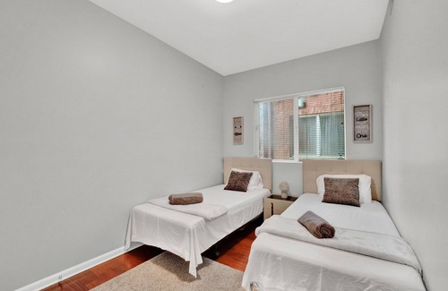 Tri-Taylor Condominio | Cozy City Condo in Heart of City