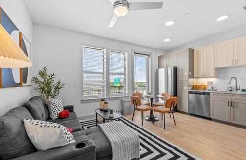 Scofield Farms Apartamento | Cozy Cityscape w Pool, BBQ, Lounge, Gym & Parking