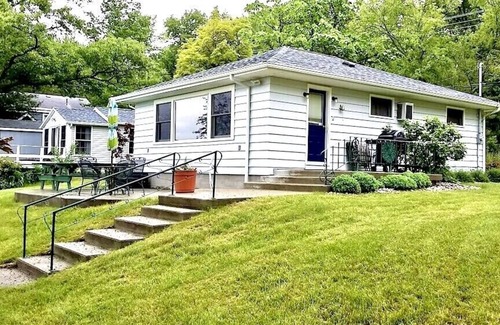 Angola Cabaña | Cozy Classic Cottage Right on The Water + Private Dock
