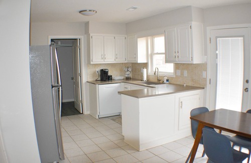 Olathe Casa | Cozy, Clean, Comfortable Home for Large Families