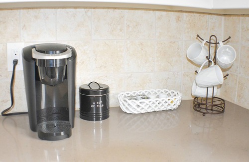 Olathe Casa | Cozy, Clean, Comfortable Home for Large Families