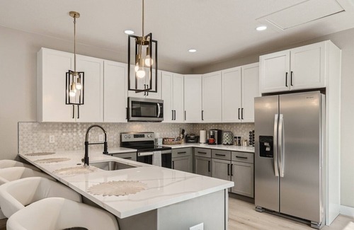 Kipling Casa | Cozy & Clean House Next to Beautiful Creek & Trail