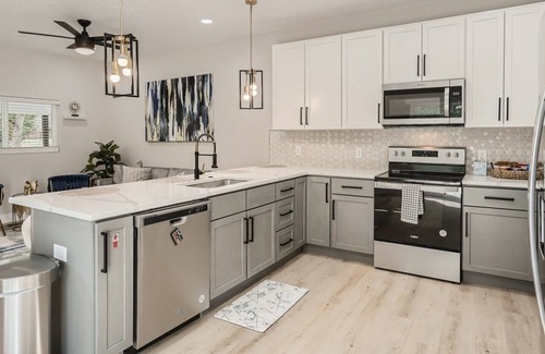 Kipling Casa | Cozy & Clean House Next to Beautiful Creek & Trail