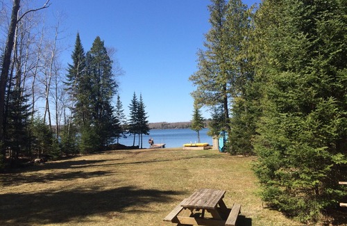Pickerel Cabaña | Cozy, Clean, Secluded Lake Cottage