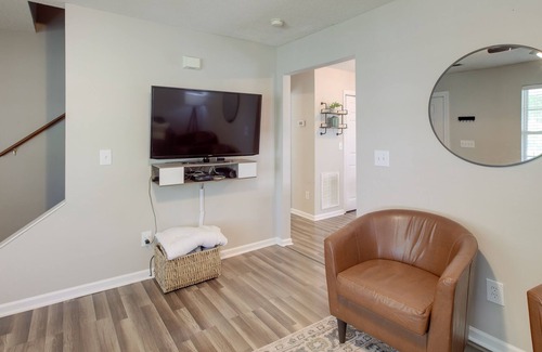 Cleveland Casa | Cozy Cleveland Vacation Rental w/ Deck, Grill!