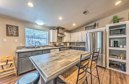 Cloudcroft Casa | Cozy Cloudcroft Cabin with Deck and Gas Grill!