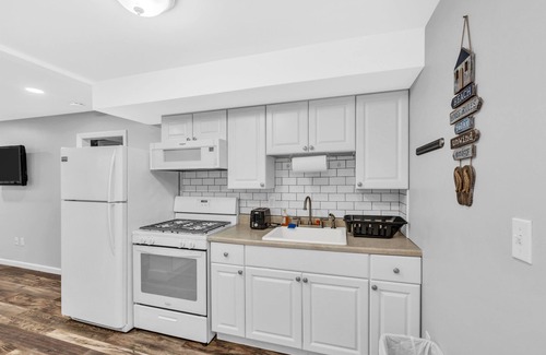 Seaside Heights Cabaña | Cozy Coastal Cottage Steps From The Beach, Off Street Parking, Beach Badges