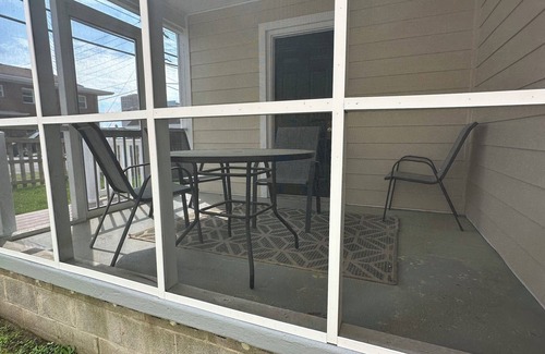 Northeast Virginia Beach Casa | Cozy Coastal Cottage located two blocks from the beach.