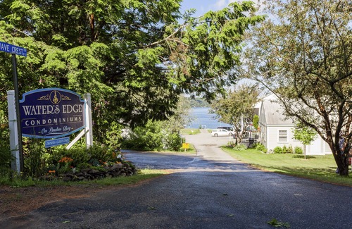 East Boothbay Cabaña | Increíbles puestas de sol / Acogedora casa de campo / Vista al mar / Gema oculta cerca de Boothbay Harbo