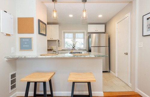Beverly Cabaña | Cozy Coastal Cottage! The Perfect Getaway!
