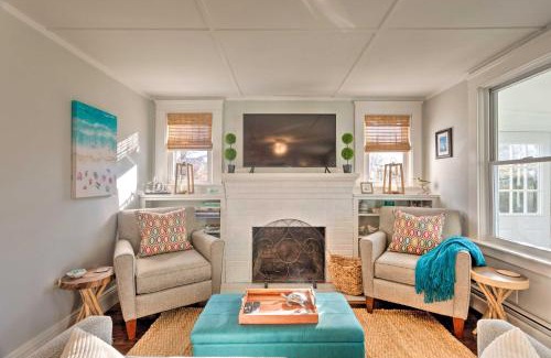 Narragansett Casa | Cozy Coastal Cottage 5 Mi to Narragansett Beach!