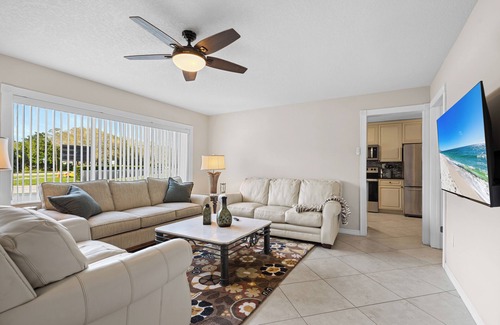 Fort Pierce Casa | Cozy & Coastal Fort Pierce Pool home