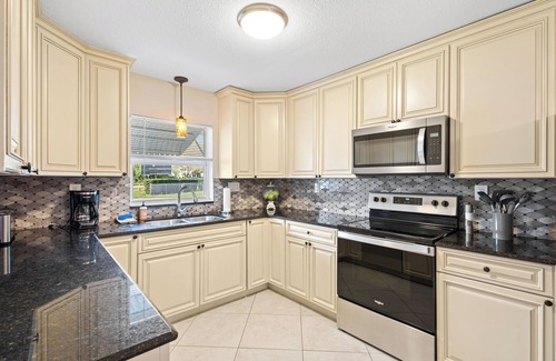 Fort Pierce Casa | Cozy & Coastal Fort Pierce Pool home