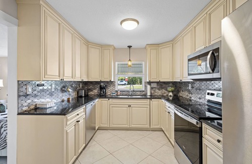 Fort Pierce Casa | Cozy & Coastal Fort Pierce Pool home