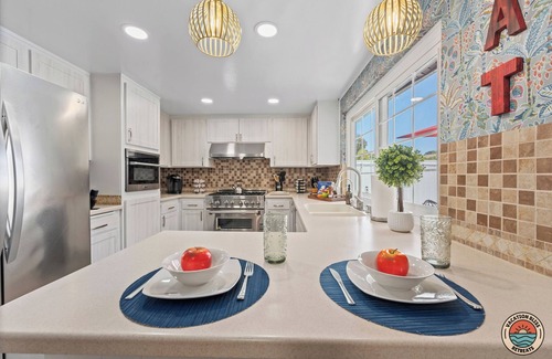 Fire Mountain Casa | Cozy Coastal Hangout-Pool, Spa & Game Night Ready!