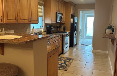 Ventnor City Casa | Cozy Coastal Retreat-Walk to the Beach, Pier, and more!