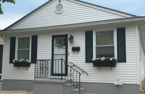Ventnor City Casa | Cozy Coastal Retreat-Walk to the Beach, Pier, and more!