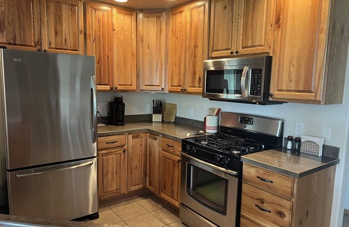 Cody Casa | Cozy Cody cul-de-sac home! Sleeps 6.