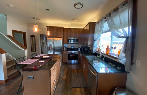 Enumclaw Casa | Cozy Cole St Home built in 1910 in Downtown Enumclaw