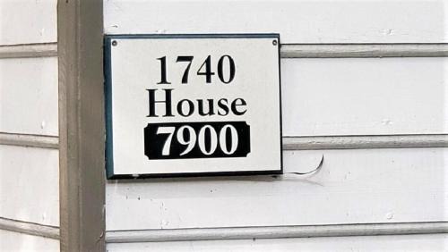 Hayes Casa | Cozy Colonial 1740 Cottage