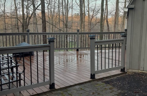 Olmsted Falls Casa | Cozy Colonial w/exercise room, sauna and 1/2 basketball court