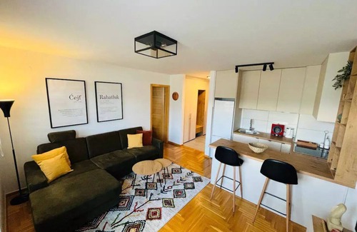 East Sarajevo Apartamento | Cozy colorful apartment in Sarajevo, close to Airport