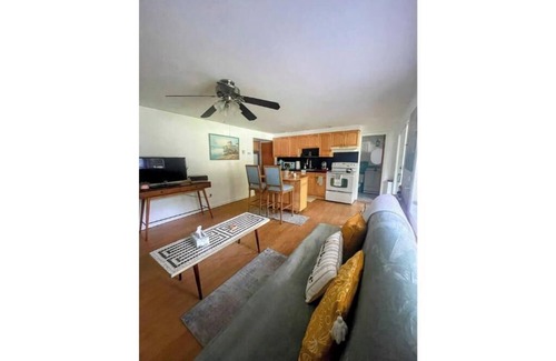 Bethpage Apartamento | Hogar Cogedor y Confortable: Un Hogar lejos de Su Hogar.