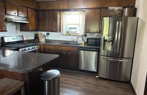 Clarendon Casa | Cozy, comfortable home in a quiet neighborhood!