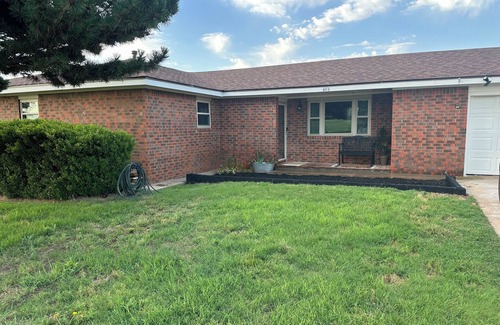 Clarendon Casa | Cozy, comfortable home in a quiet neighborhood!