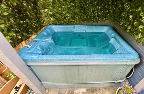 Vijfhuizen Casa | Cozy comfortable house with jacuzzi & private garden near Amsterdam