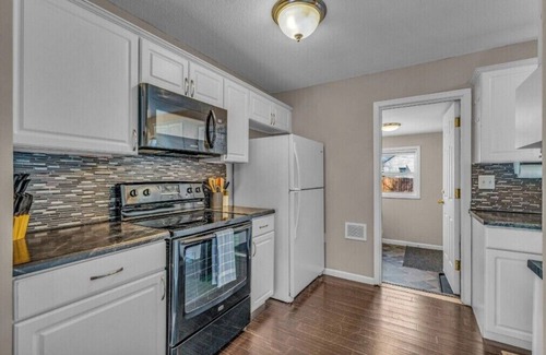 Greater Auburndale Casa | Cozy Comfortable Single Home Located Near Topeka's Hospitals