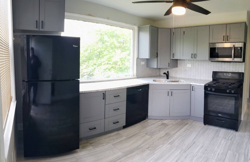 Chester Highlands Apartamento | Cozy & Comfy 2 bedroom remodeled with plenty parking