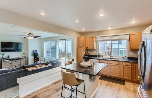 The Meadows Casa | Cozy Comfy 3 Bedroom Stay! Family sized home