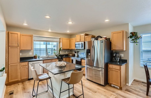 The Meadows Casa | Cozy Comfy 3 Bedroom Stay! Family sized home