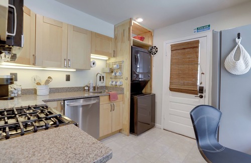 West Riverdale Casa | Cozy & Comfy Bright 3BR Home in the heart of Riverdale Park