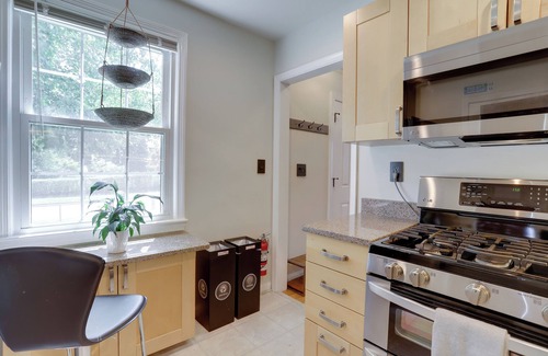 West Riverdale Casa | Cozy & Comfy Bright 3BR Home in the heart of Riverdale Park